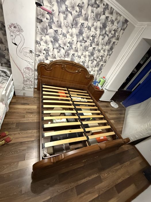 Кровать и матрас артапедически