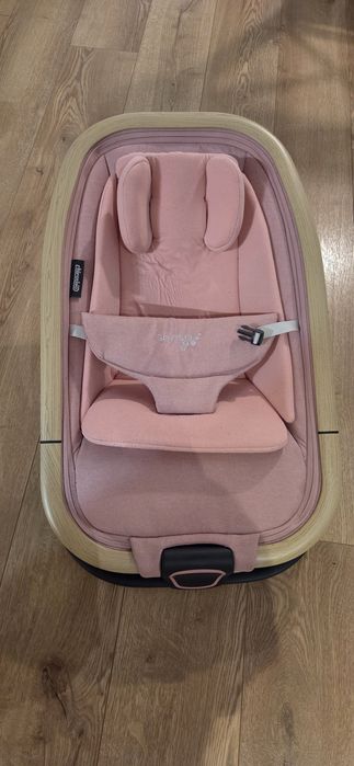 Бебешки шезлонг  "Senso",   маршмелоу + дърво,  Chipolino