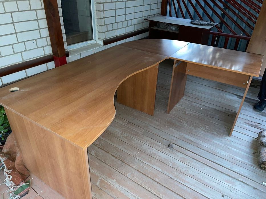 Продам офисные столы