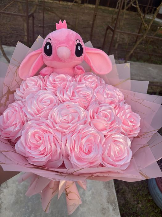 Buchet trandafiri din satin cu stitch roz