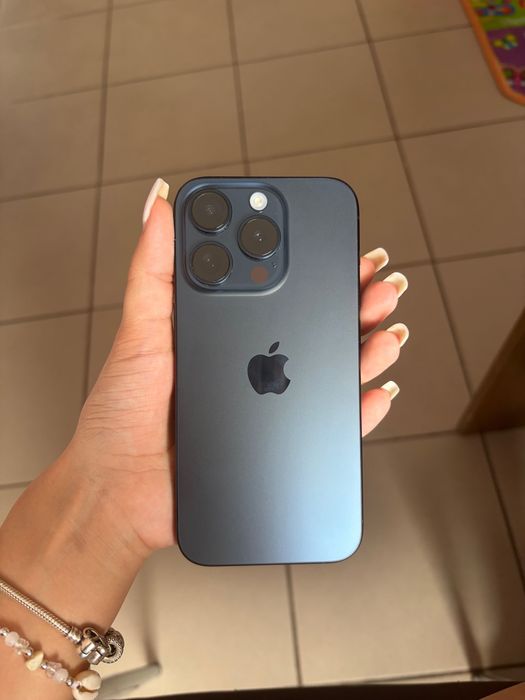 Телефон i phone 15 pro