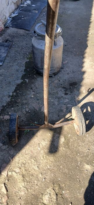 Продам 2 тачки и 1 флягу