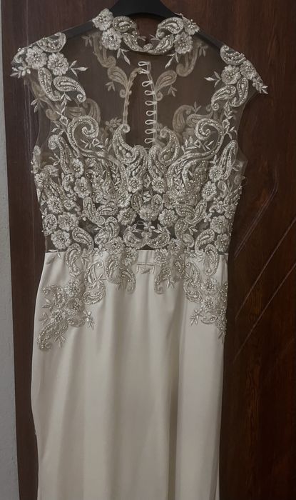 Официална рокля