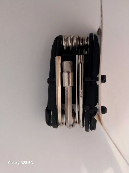 Unealta multifuncțională