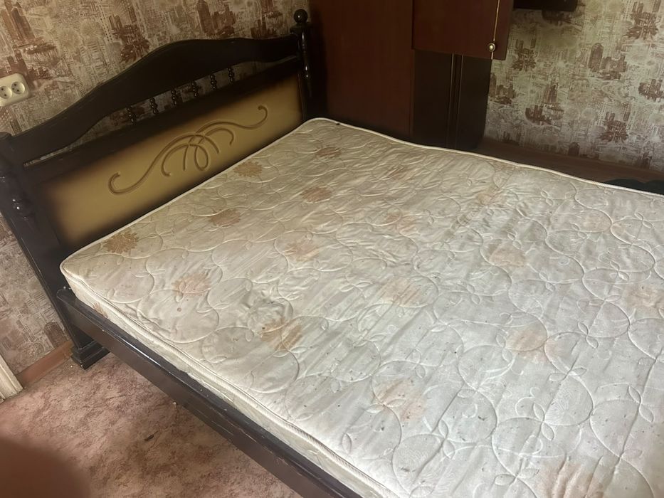 Кровать двуспальная