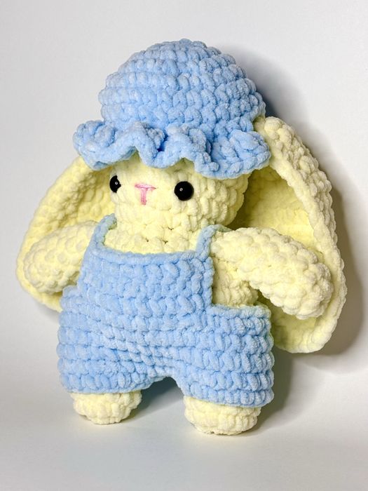 Игрушка в виде Зайчика