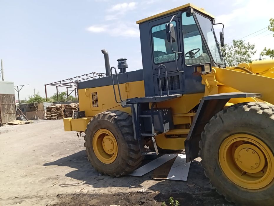 Погрузчик 3 куб. 5 тонник
