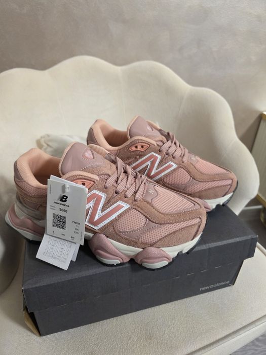 Adidasi premium new balance 9060