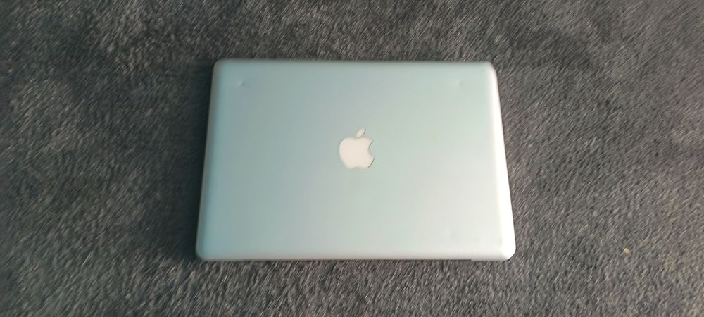Vând MacBook pro mid 2010