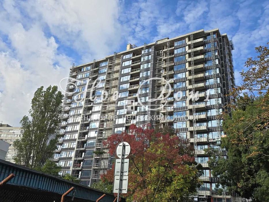 Продава се Тристаен апартамент в Варна, Чайка - 106 кв.м за 1251 €/кв.м - Снимка #1