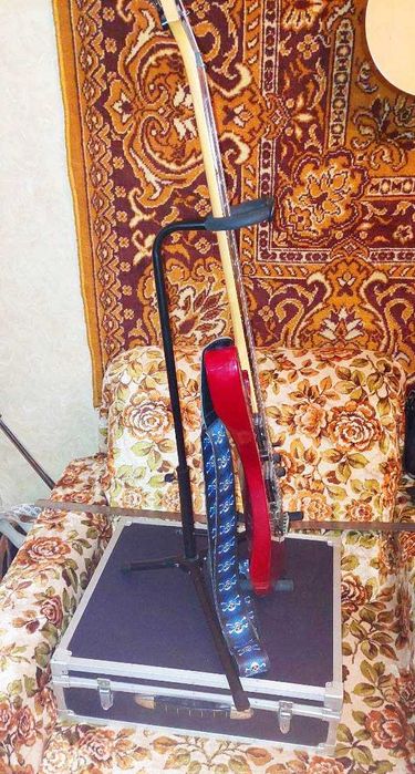 продам стойку для гитары с держателем грифа