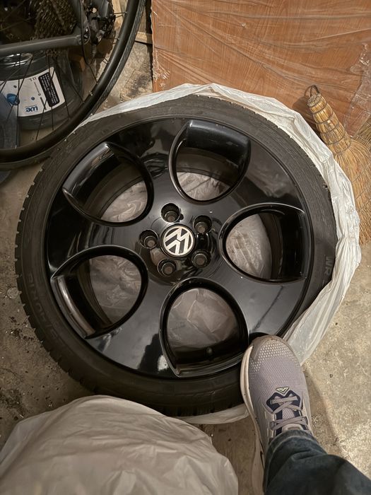 Jante golf gti 5x112  nokian  wr snowproof 225 40 18
