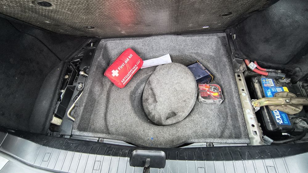 Части БМВ Е46 - разпънала,Cup holder