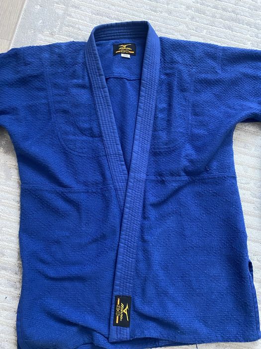 продам кимоно для 9-12 лет