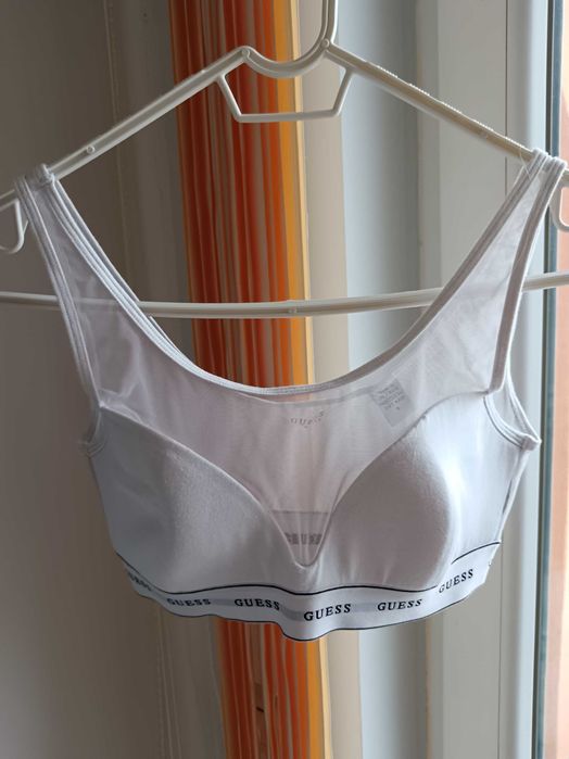 Спортен сутиен Guess