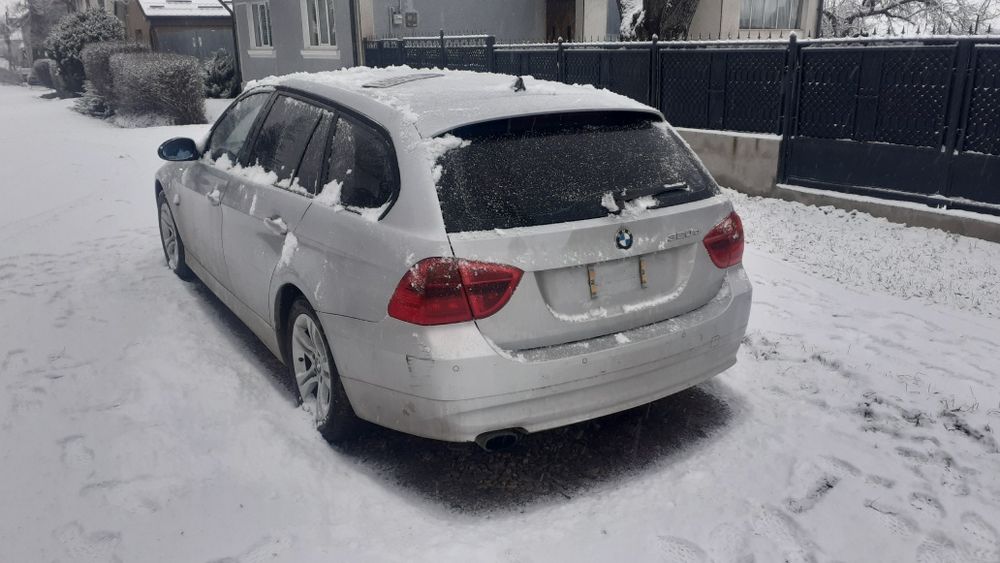 Dezmembrez Piese Bmw 320 E90 E91 din 2007