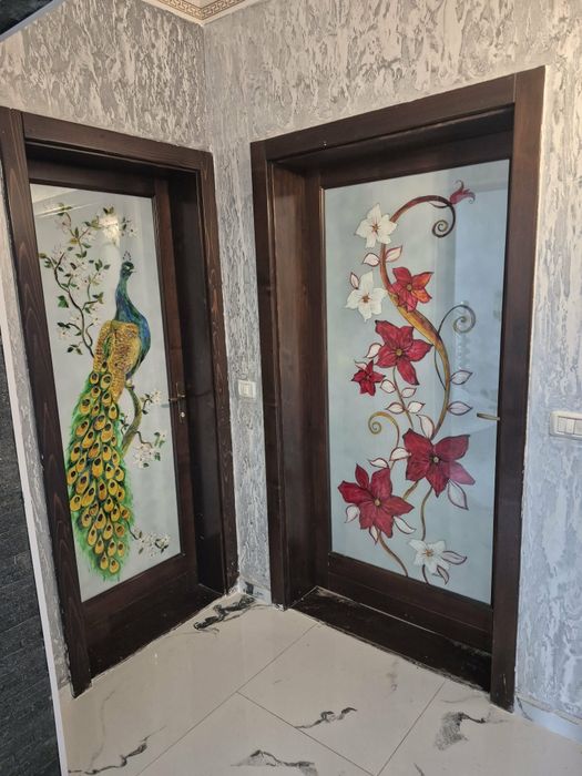 Uși decorative din lemn de tei.