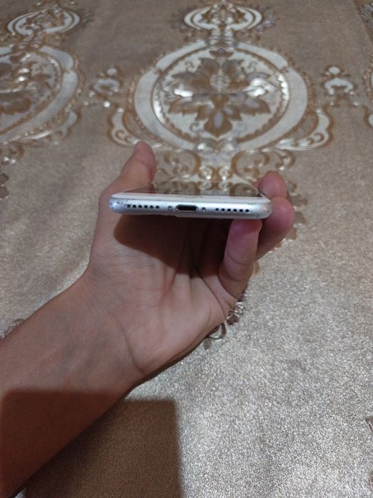 Iphone 8 batareya 69 tur ton atp ishlidi aybi krishka arqa kamera xira
