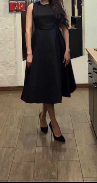 Платье в черном цвете