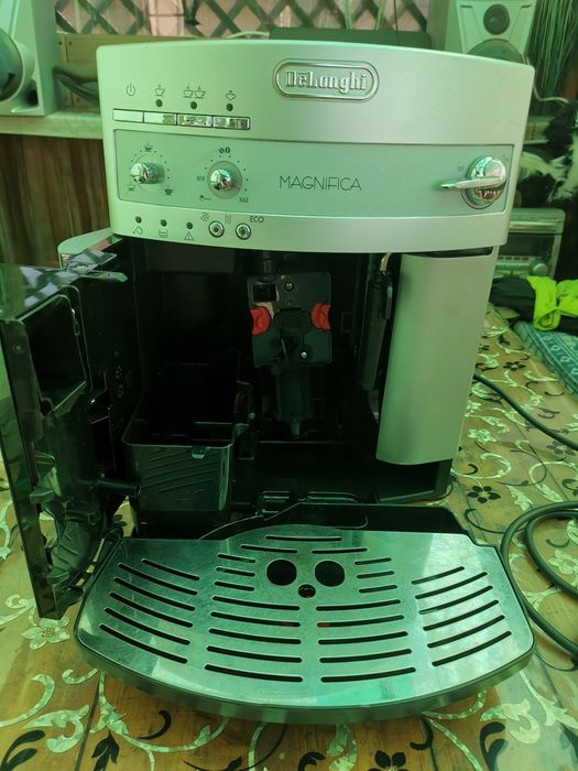 Delonghi - aparat de cafea