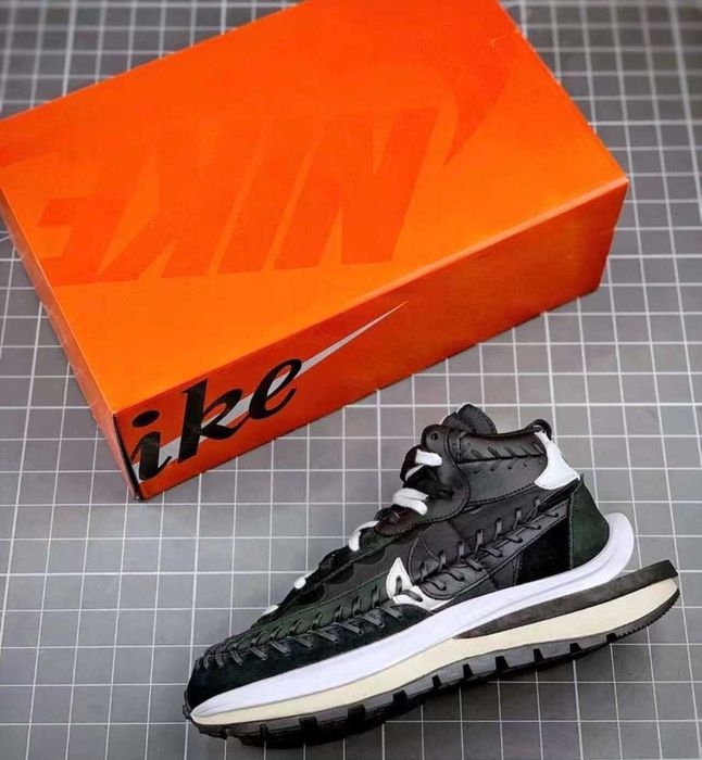 Оригинални мъжки маратонки Nike Vaporwaffle Sacai Jean Paul Gaultier