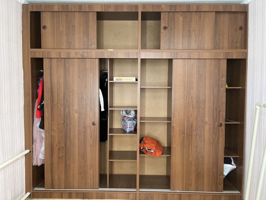 Большой спальный шкаф