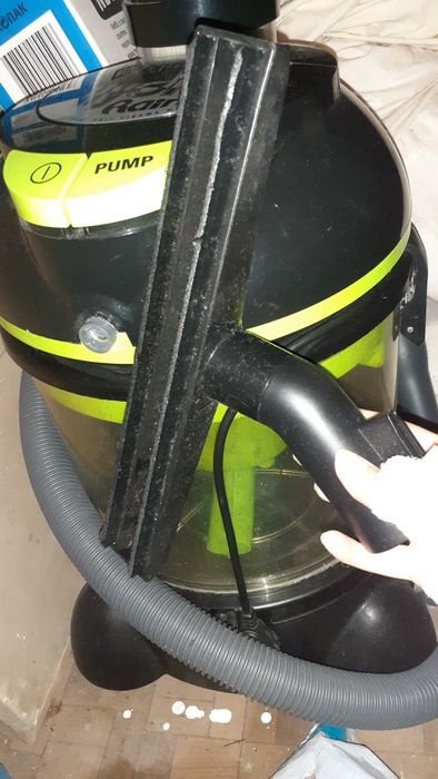 Прахосмукачка с воден филтър Арника хидро рейн