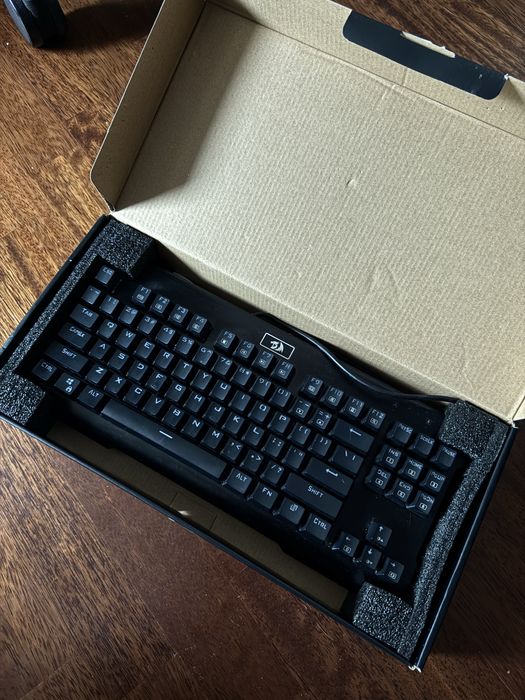 Tastatura gaming mecanica Redragon Visnu