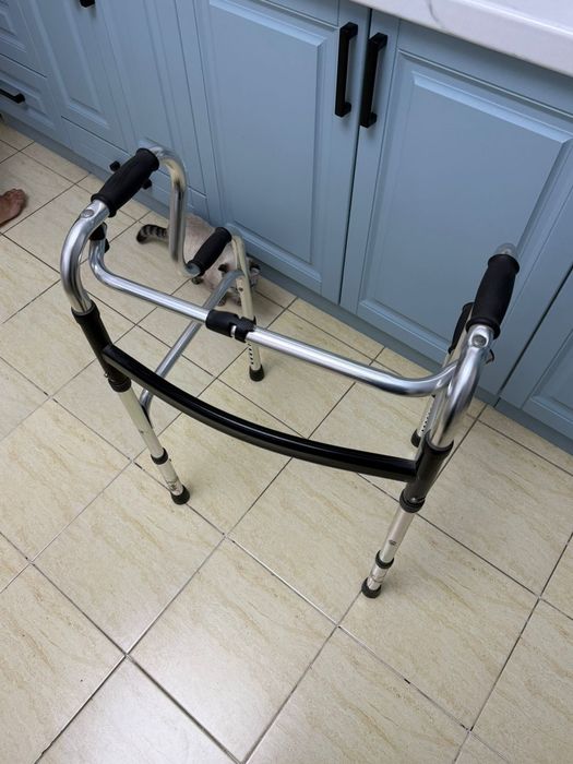 Продам ходунок для взрослых