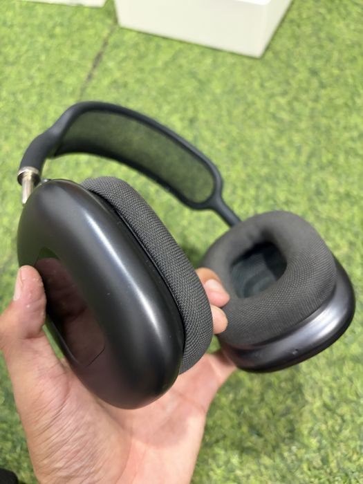 AirPods Max lux