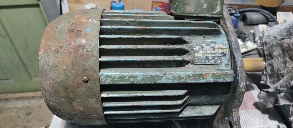 Двигател от струг СУ 203,ревизиран,в перфектно състояние,не пренавиван