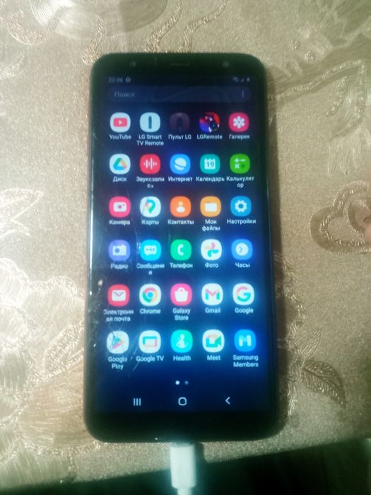 Продам телефон j6