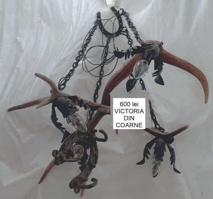 Lustre din fier si coarne de cerb