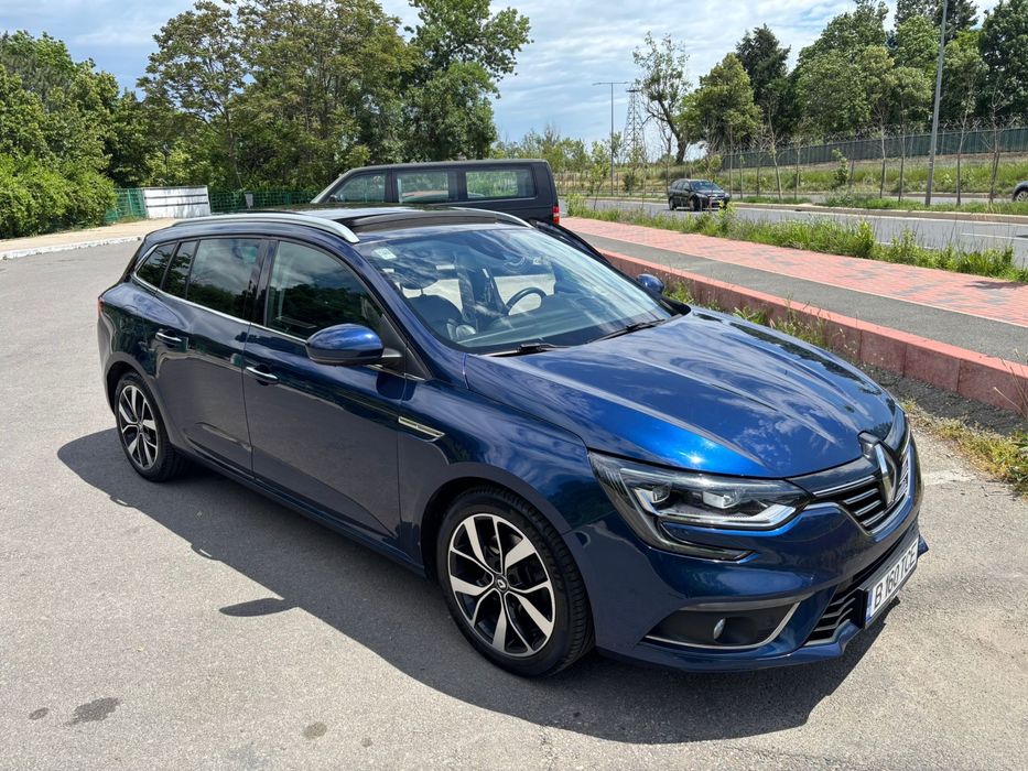 Renault Megane 4 (2019) INTENS • 1.3 TCe 160 CP • BOSE • TRAPĂ •  MASAJ