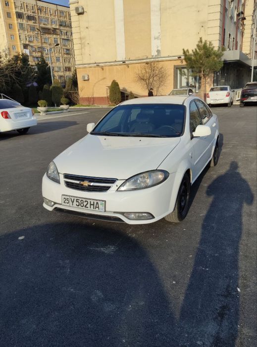 Продается jentra avtomat 2015