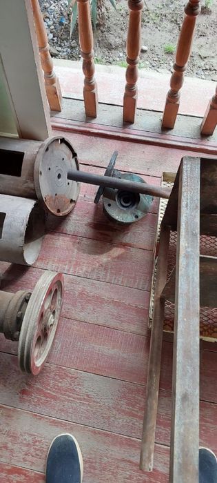 Kanistra ishlab chiqaradigan stanok