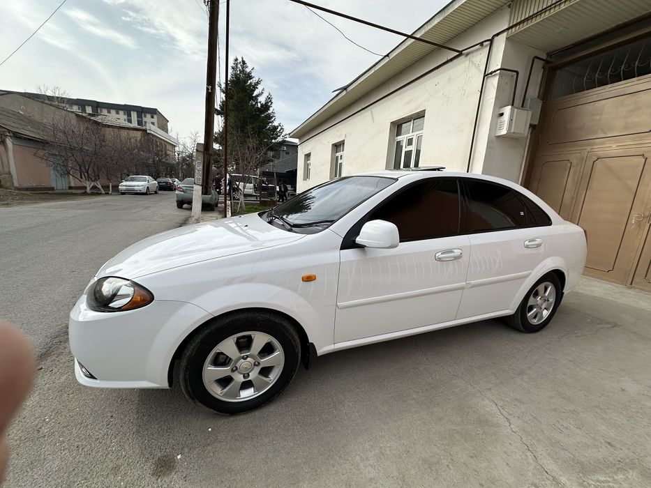 Jentra 3 pozitsa sotiladi