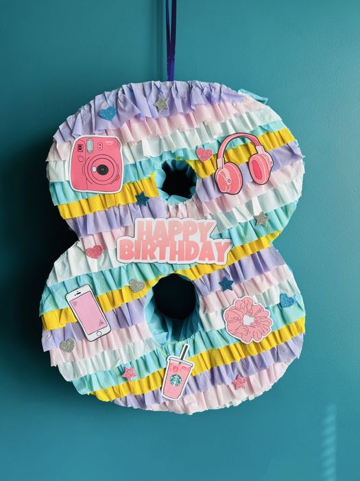 Пинята за момиче