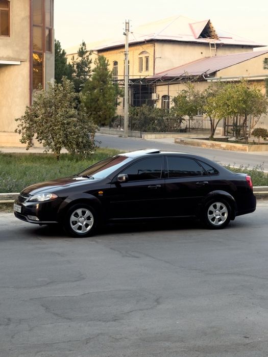 Gentra avtomat sotiladi