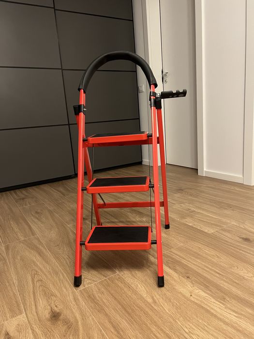 Scara pliabila metalica 3 trepte