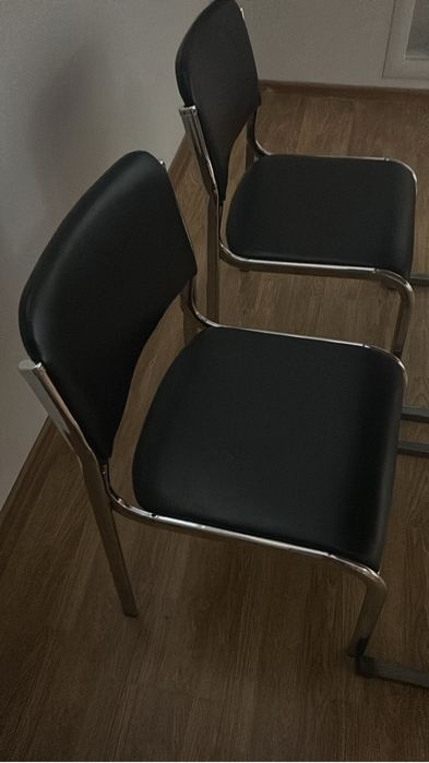 Офисные стулья в отличном состоянии