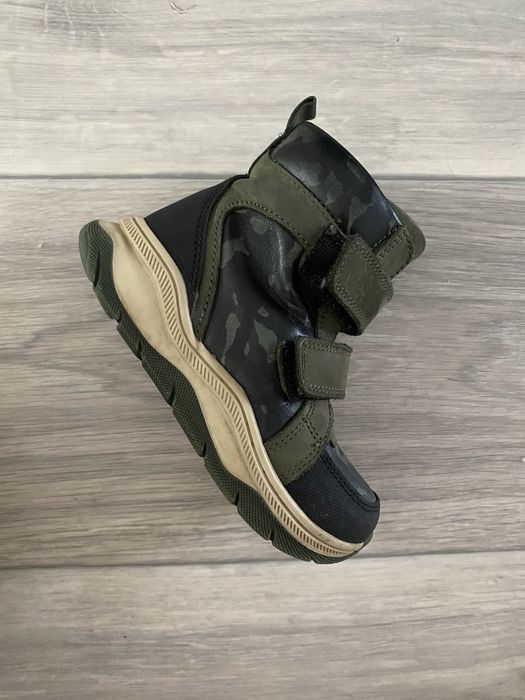 Продам демисезонные сапожки  на мальчика