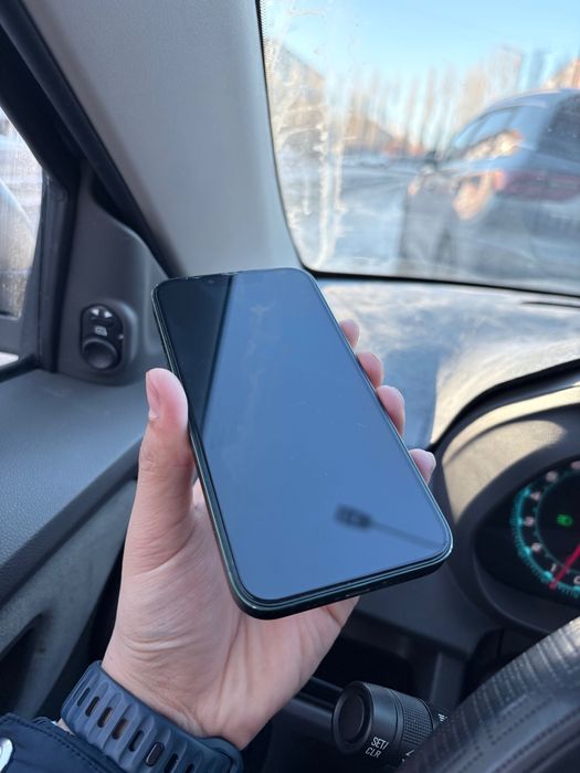 iPhone 13 срочно продаю