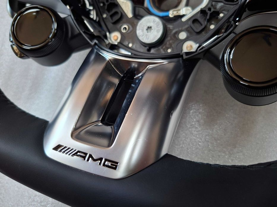 Нов Оригинален Волан Алкантара AMG Mercedes W206 W223 W213 W257 W167 W254 63 65 C63 E63