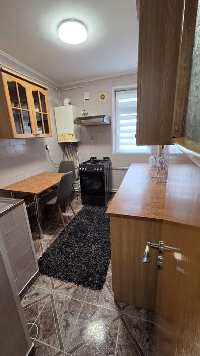 Apartament 4 camere de închiriat, zona Crișan Slatina