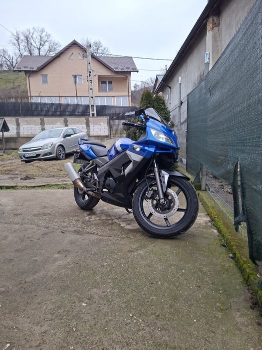 Vând motocicleta kymco quanon 125 2007