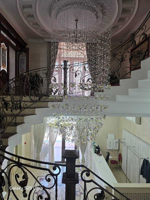 Продаётся/Сдаётся в аренду ресторан "Мона". 2200м2. 8 соток. Центр.