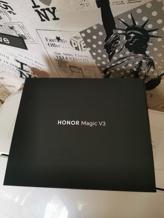 Honor Magic V3 la cutie Citiți anuntul