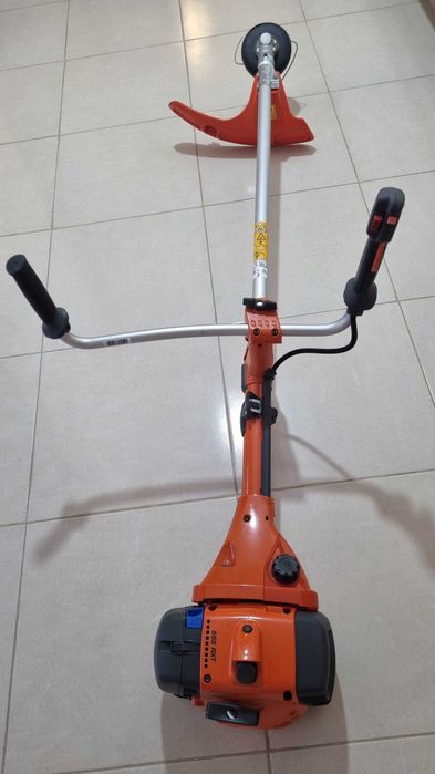 Motocoasa profesionala  Husqvarna