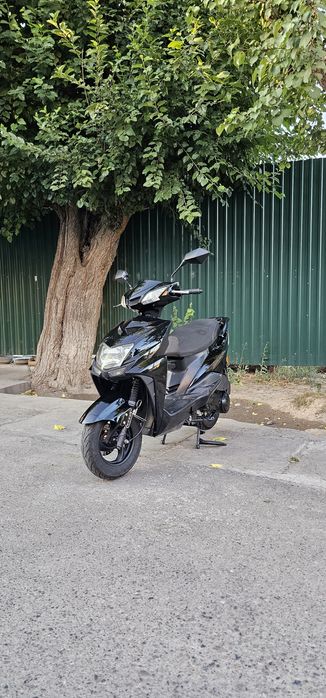 Skuter Kavasaki Smart sotiladi xolati zor